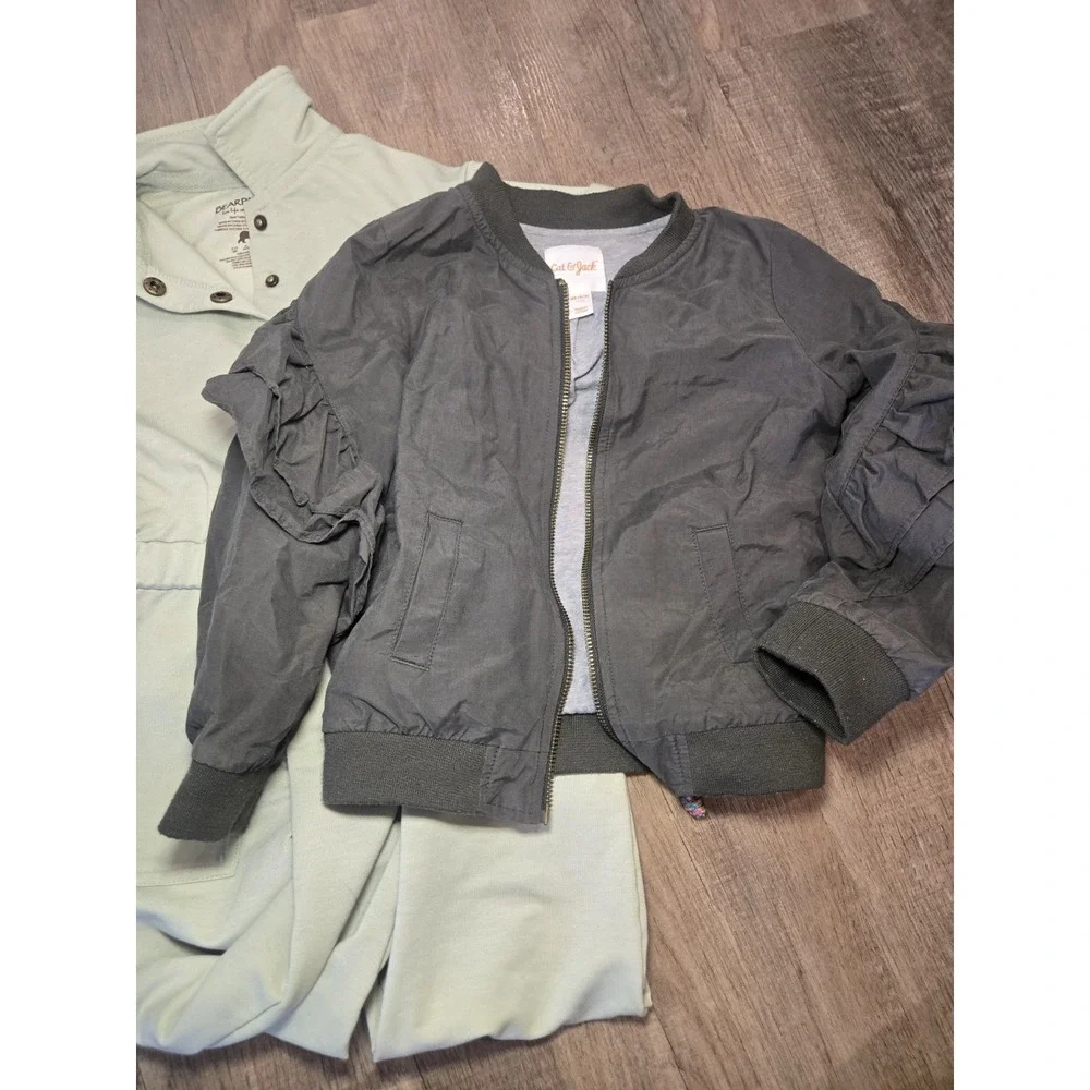 Girls Bearpaw Jumper Size 4 With‎ Jacket Outfit